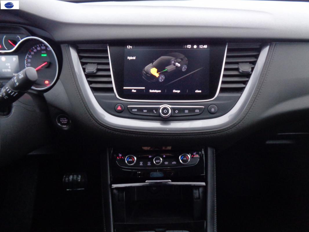 Opel Grandland X - 1.6 HYBRID TURBO 300 AT8 ULTIMATE