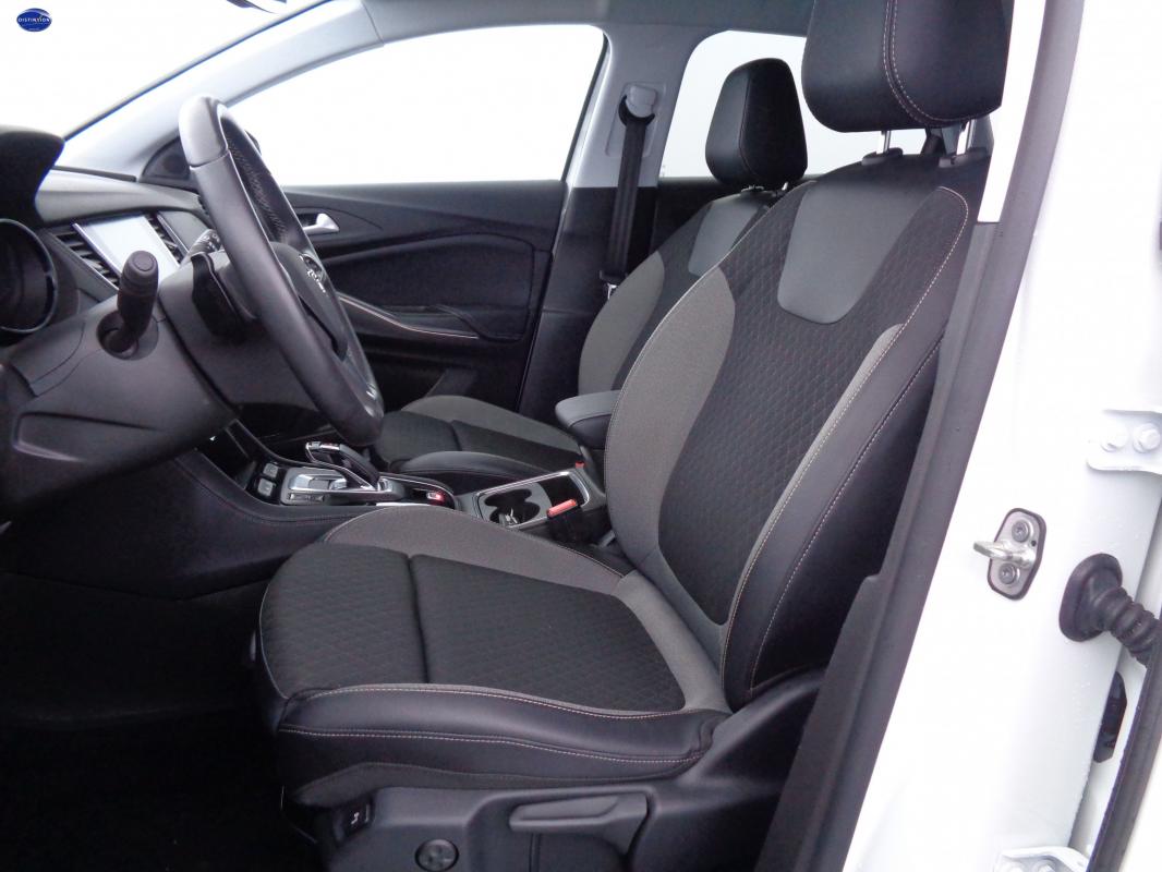 Opel Grandland X - 1.6 HYBRID TURBO 300 AT8 ULTIMATE