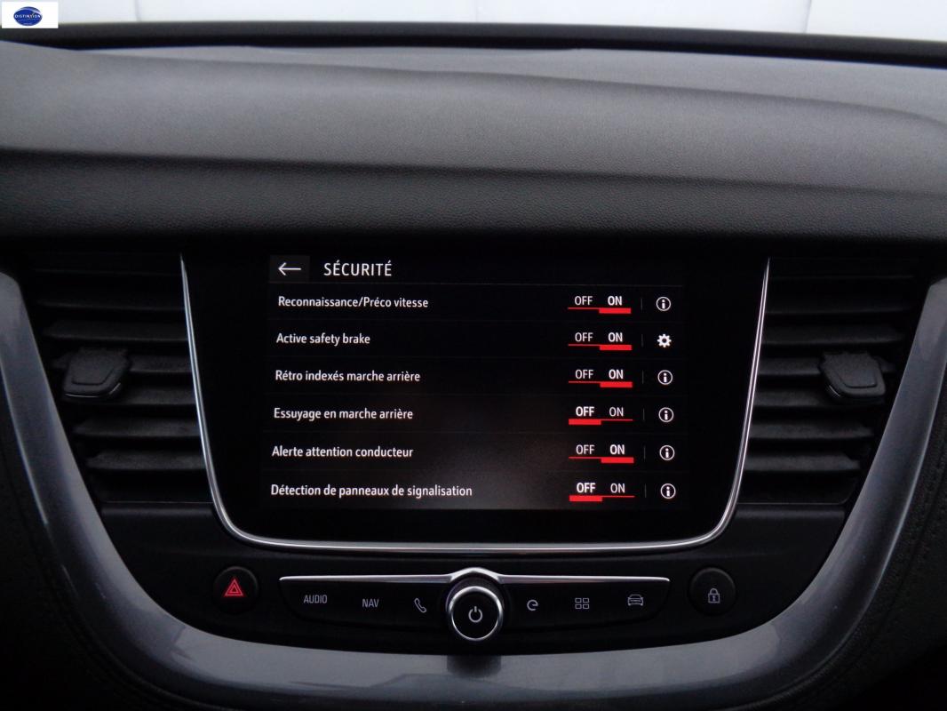Opel Grandland X - 1.6 HYBRID TURBO 300 AT8 ULTIMATE